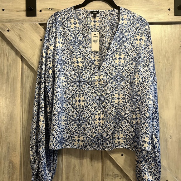 NWT! Express blouson sleeve button up top. - Picture 1 of 3